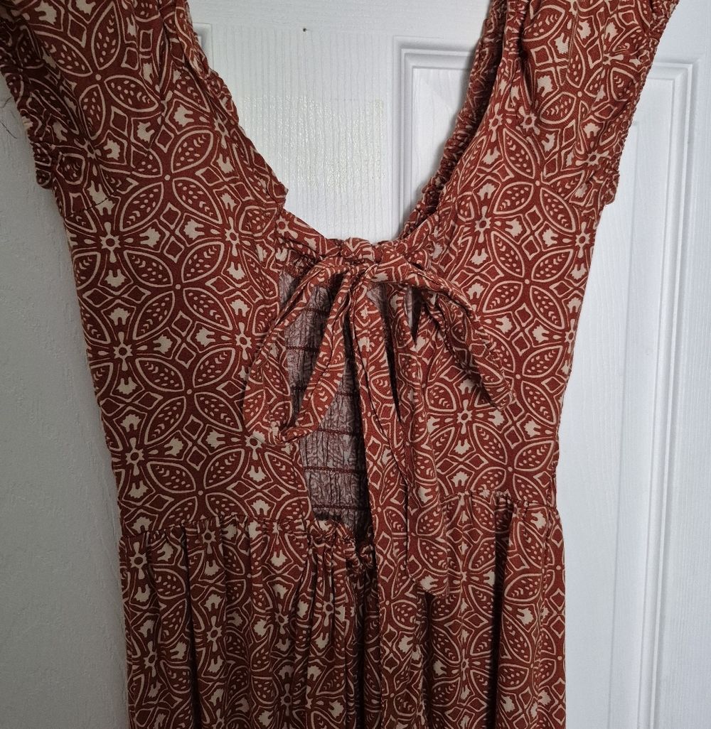 Elegant Rust Patterned Dress - Picture 4 of 6